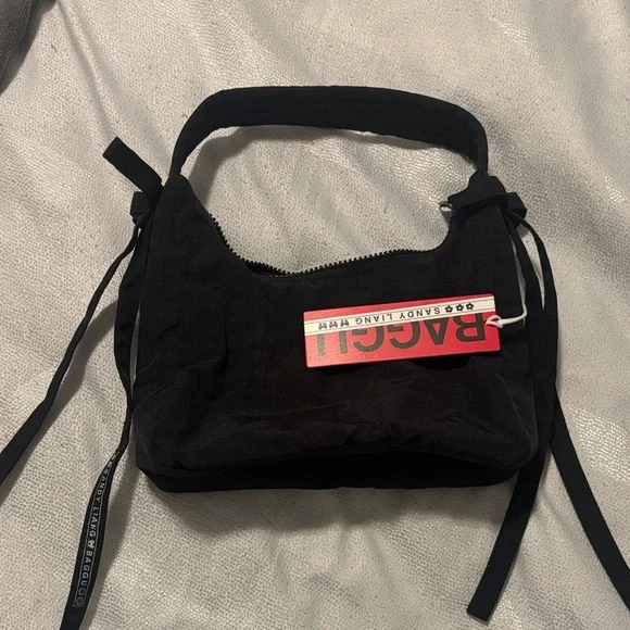 BAGGU Black Shoulder Bag - Picture 1 of 3